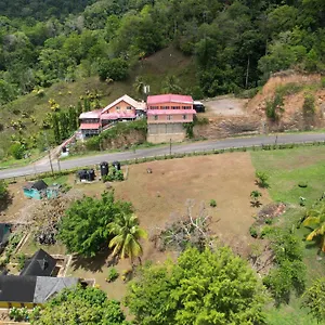 Cuevas Lodge